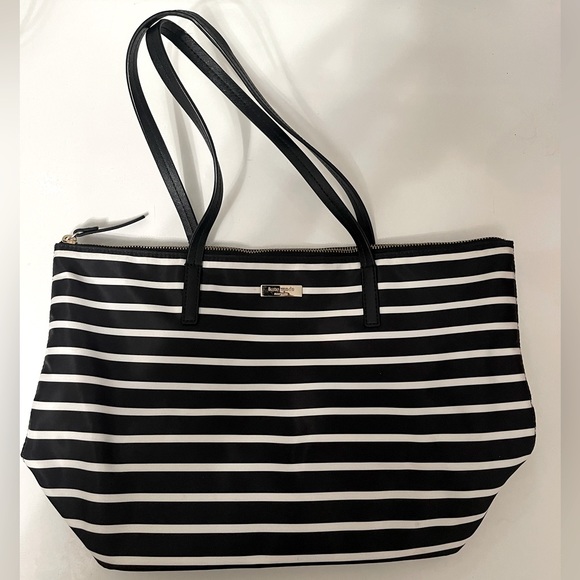 Kate Spade Purse - Picture 1 of 10